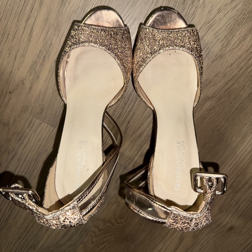 Elegant Gold Women's Sandals‎